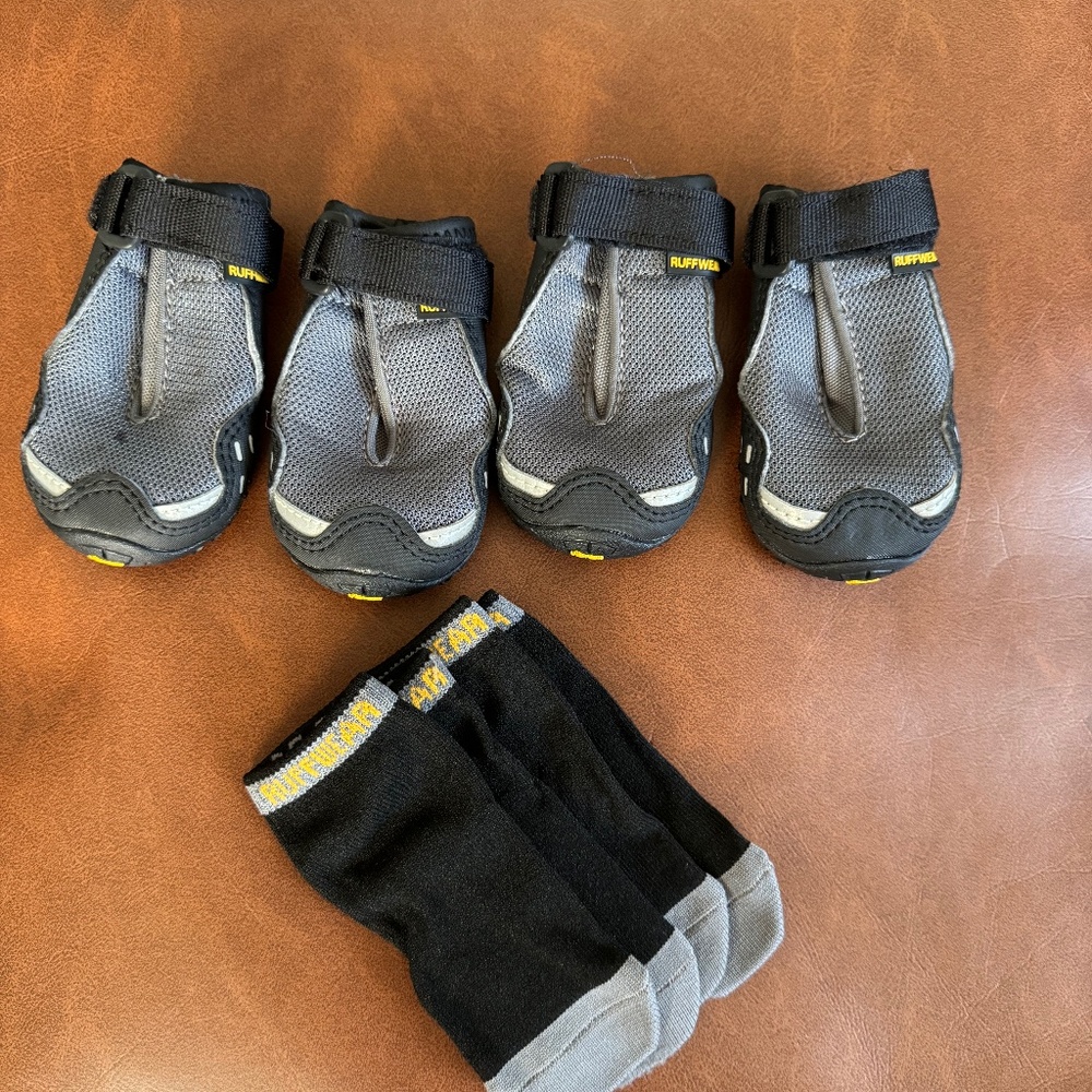 Ruffwear GripTrex Dog Boots and Liner Socks - Size XS - Black - Used